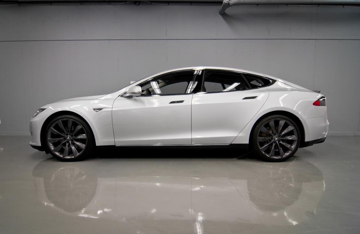 Tesla model s p85