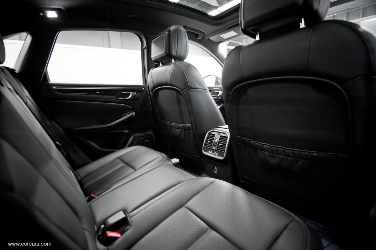 Porsche macan салон
